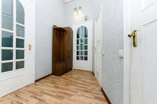 Апартаменты Be My Guest - Apartments for trips Киев Бюджетный номер-студио - Mykhailivska 24V-5
