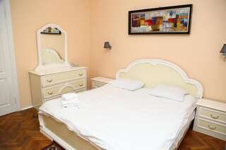 Апартаменты Be My Guest - Apartments for trips Киев Апартаменты с 2 спальнями и балконом - Костьольна, 6-4
