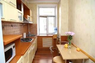 Апартаменты Be My Guest - Apartments for trips Киев Апартаменты с 2 спальнями и балконом - Костьольна, 6-7