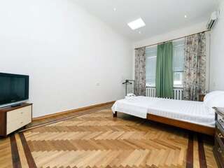 Апартаменты Be My Guest - Apartments for trips Киев Улучшенные апартаменты - Малая Житомирская, 5-2