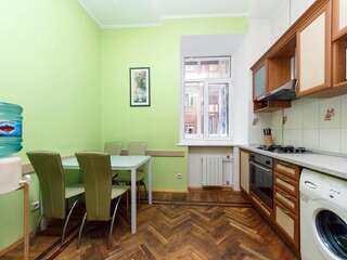 Апартаменты Be My Guest - Apartments for trips Киев Улучшенные апартаменты - Малая Житомирская, 5-5
