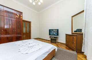 Апартаменты Be My Guest - Apartments for trips Киев Апартаменты с 1 спальней — ул. Софиевская, 4-4