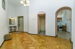 Апартаменты Be My Guest - Apartments for trips Киев Апартаменты с 1 спальней — ул. Софиевская, 4-7