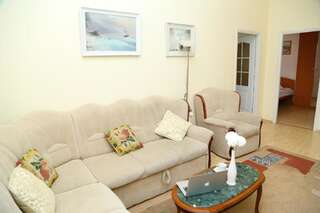 Апартаменты Be My Guest - Apartments for trips Киев Улучшенные апартаменты с 2 спальнями - Михайловский переулок 9А-3