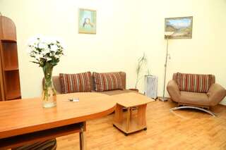 Апартаменты Be My Guest - Apartments for trips Киев Апартаменты с 1 спальней и балконом - Михайловский переулок 9А-3