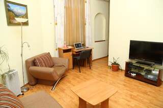 Апартаменты Be My Guest - Apartments for trips Киев Апартаменты с 1 спальней и балконом - Михайловский переулок 9А-4