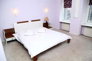 Апартаменты Be My Guest - Apartments for trips Киев Улучшенные апартаменты с 3 спальнями - ул. Шота Руставели, 20Б-4