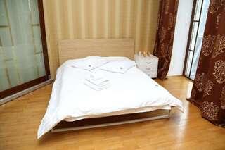Апартаменты Be My Guest - Apartments for trips Киев Улучшенные апартаменты с 3 спальнями - ул. Шота Руставели, 20Б-6