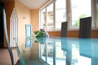 Апартаменты Be My Guest - Apartments for trips Киев Улучшенные апартаменты с 3 спальнями - ул. Шота Руставели, 20Б-8