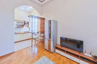 Апартаменты Be My Guest - Apartments for trips Киев Классический семейный номер по адресу: Михайловский пер., д. 9А-5