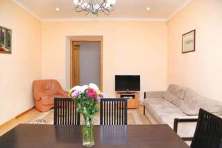 Апартаменты Be My Guest - Apartments for trips Киев Просторные апартаменты с 2 спальнями - Костьольна, 10-1