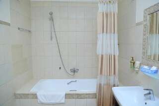 Апартаменты Be My Guest - Apartments for trips Киев Апартаменты с 3 спальнями в пентхаусе - Андреевский спуск, 2В-13