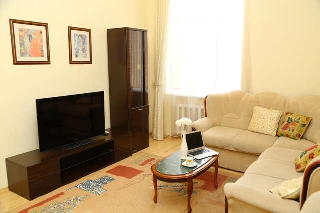 Апартаменты Be My Guest - Apartments for trips Киев-40